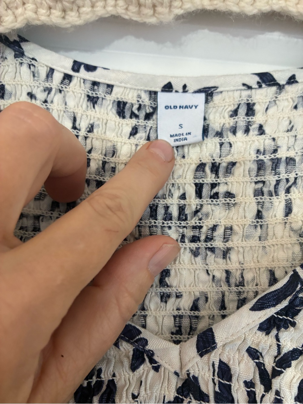 Old Navy Smocked V-Neck Long Sleeve Floral Dress Mini white w navy Small cottage - Picture 3 of 8